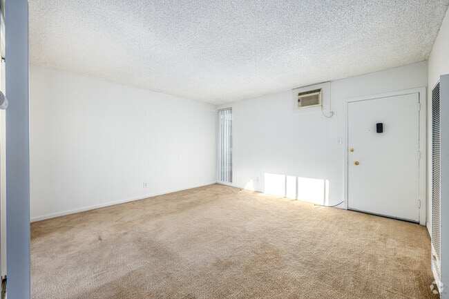 1 dormitorio, 1 baño - 645 pies cuadrados - Sala de estar - 760 Earlham St