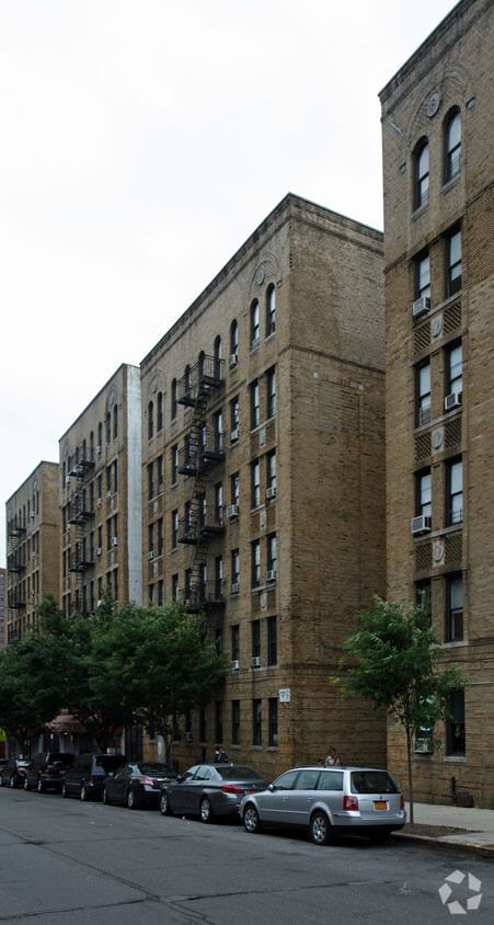 Building Photo - 130 W 228th St