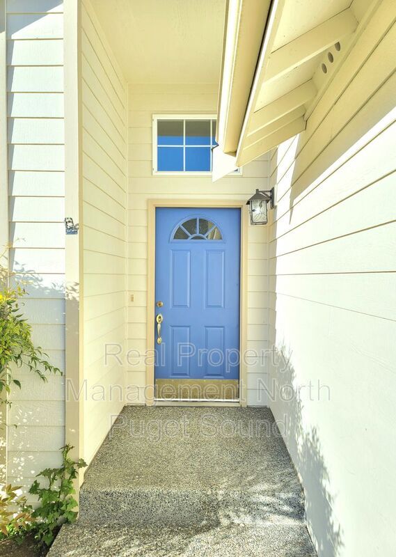 Building Photo - 15945 Cascade Ln SE