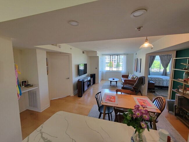 Foto del edificio - 1000 New Jersey Ave SE