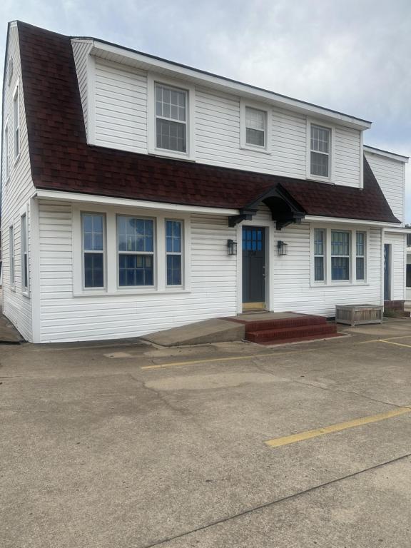 Primary Photo - 704 S 26th St