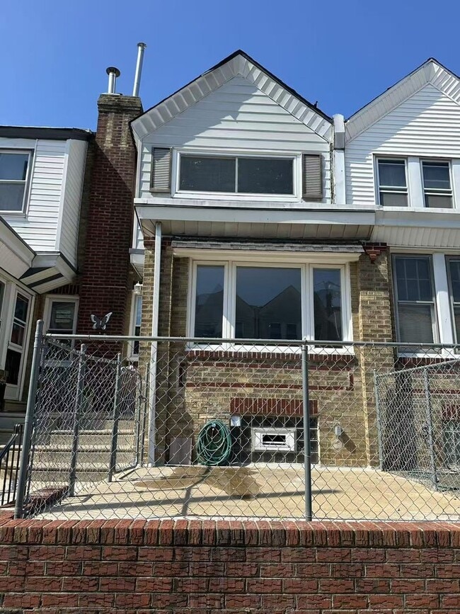 Foto del edificio - Newly Renovated 3 Bedroom and 1 Bathroom T...