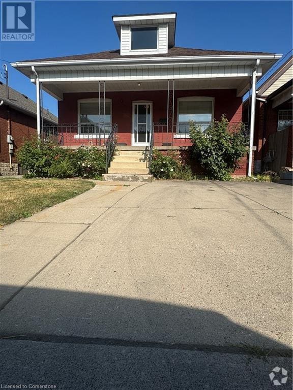 Building Photo - 276 Balmoral Ave N