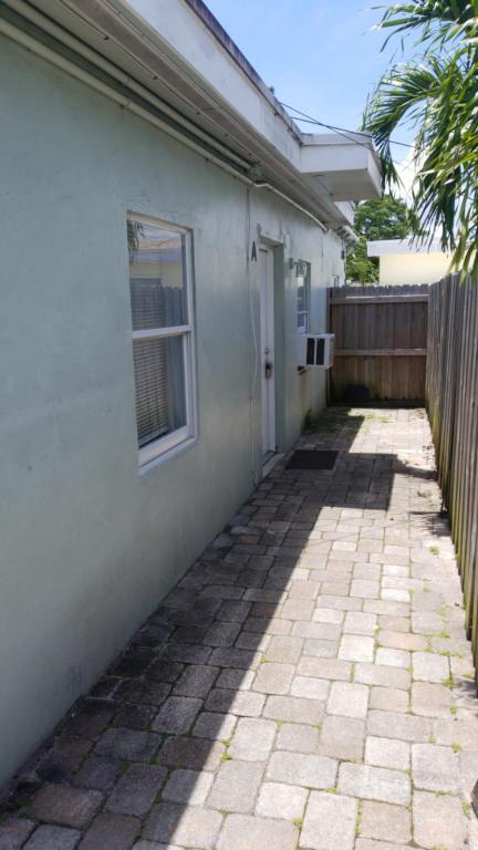 Building Photo - 806 1/2 Bunker Rd., Apt. A, WPB, FL 33405