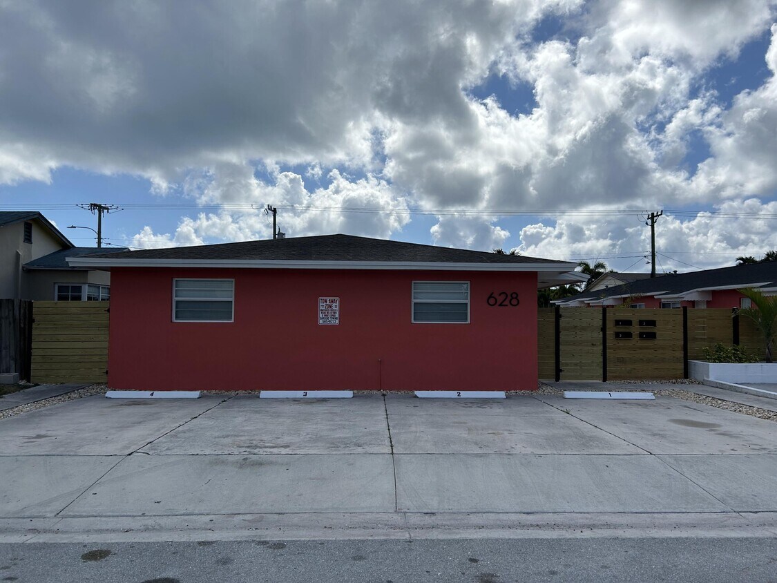 Foto principal - 628 N M St