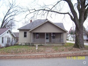 Building Photo - 1113 S Washington St