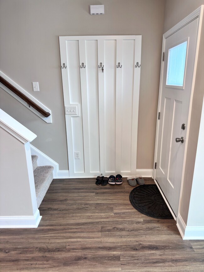 Foto del edificio - 617 Jacks Xing Dr