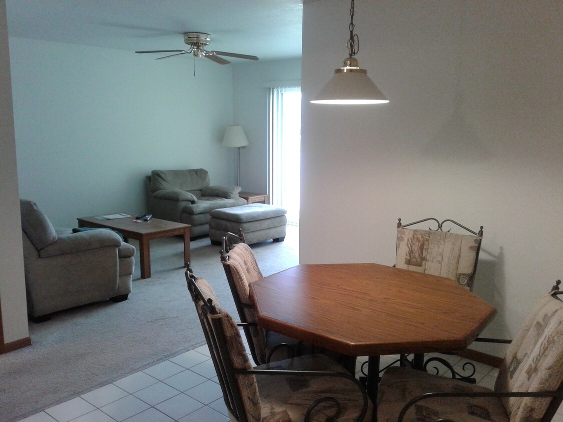 1557 Girard Ave, Bourbonnais, IL 60914 Apartments in Bourbonnais, IL