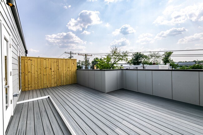 Roof deck - Penthouse - 3743 12th St NE
