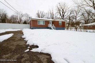 Building Photo - 6104 E Manslick Rd