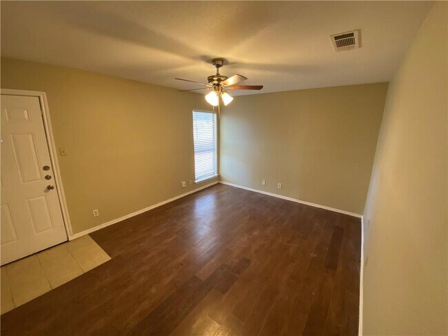 Building Photo - 9206 Kempler Dr