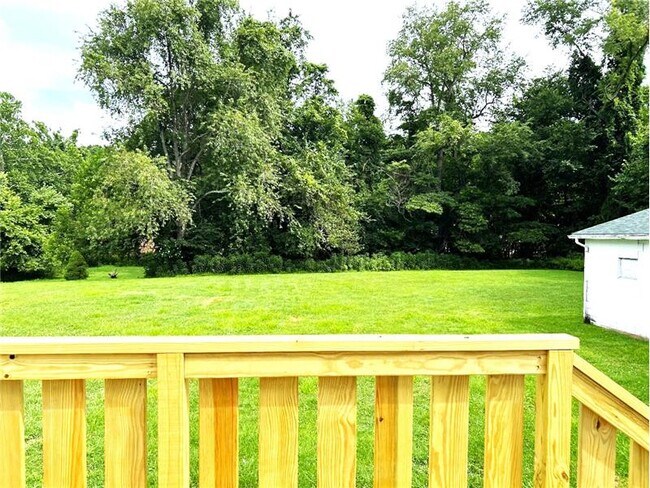 Building Photo - 137 Mahan Ln