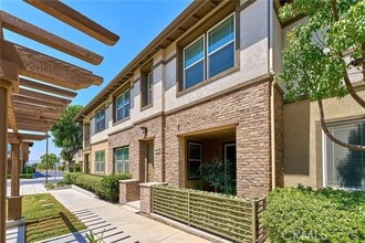 Building Photo - 6046 Bellevue St