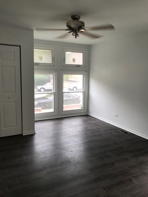 Foto del edificio - 3320 S Indiana Ave