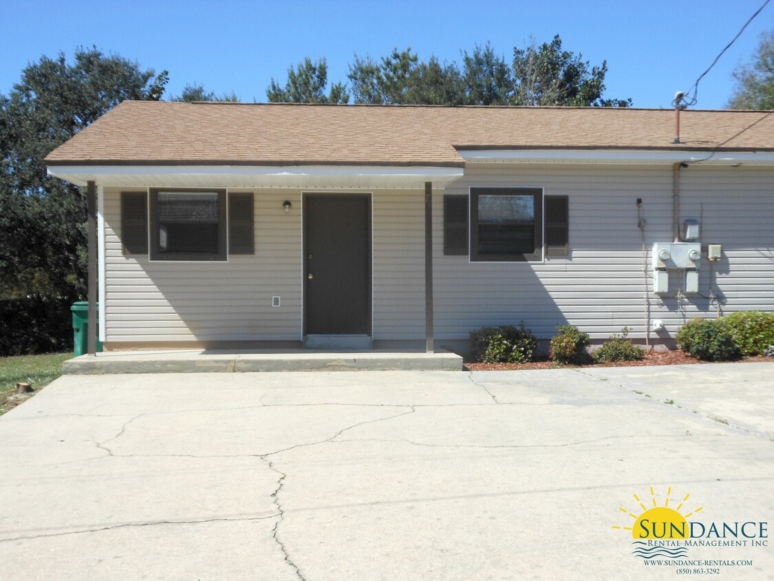 Primary Photo - Nice 2 Bedroom Duplex in Mary Esther