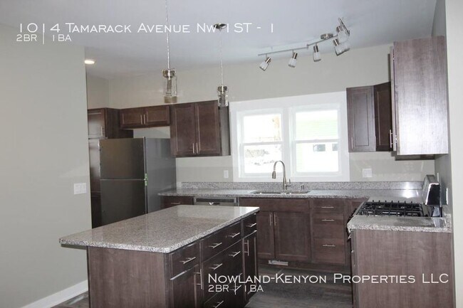 Foto del edificio - 1014 Tamarack Avenue Nw #1- 2 beds, 1 full...