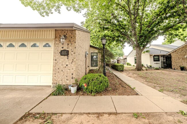 Foto del edificio - 4208 Picasso Dr