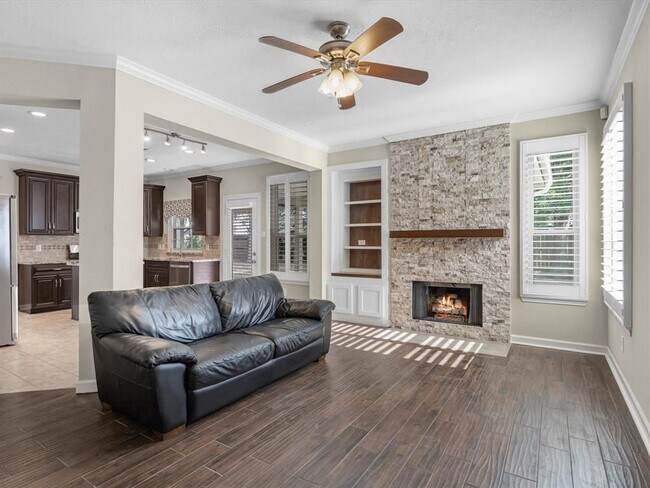 Foto del edificio - 9707 Green Valley Ln