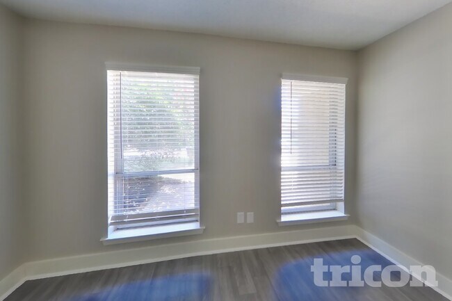 Foto del edificio - 3307 Hummingbird Ln