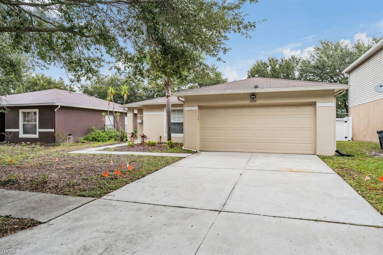 3 br, 2 bath House 13721 Fareham Road House Rental in Odessa, FL