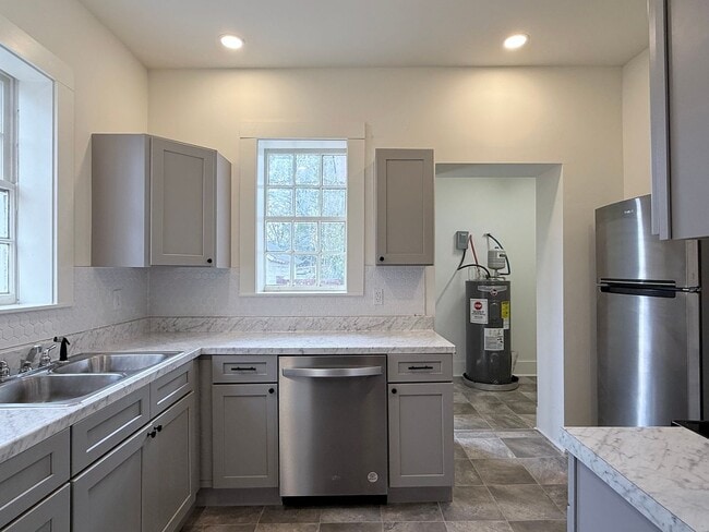 Foto del edificio - Beautiful Historic Home For Lease