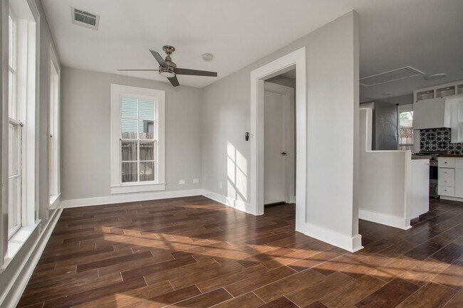 Foto del edificio - 4500 Avenue H