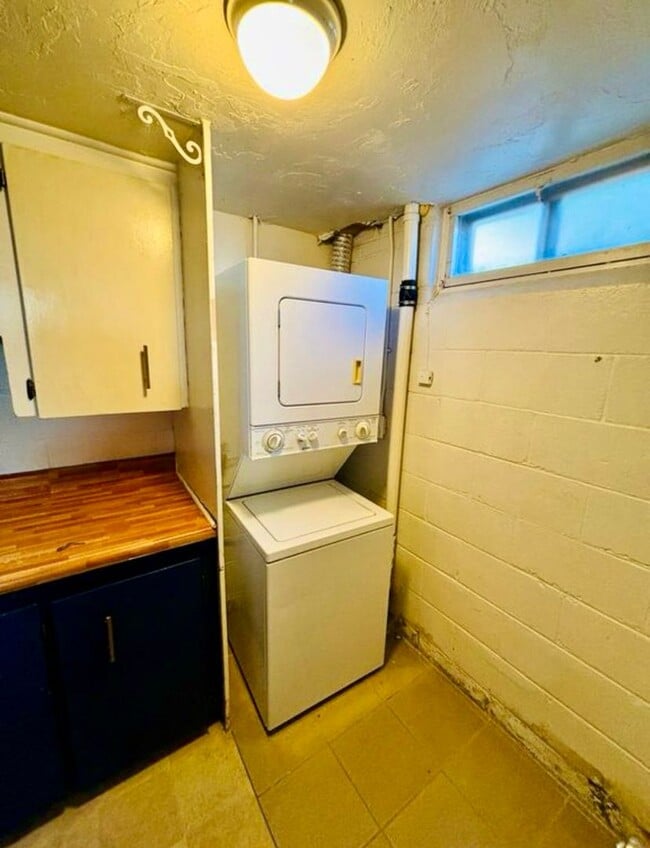 Building Photo - 723 Stover St