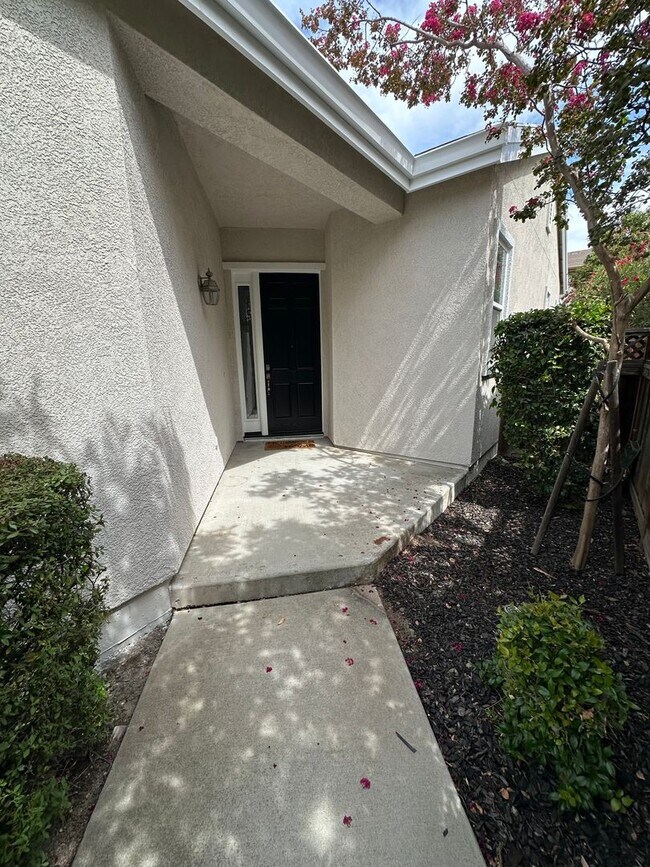 Foto del edificio - 5592 Plumbridge Way