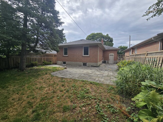 Building Photo - 66 Greenfield Dr
