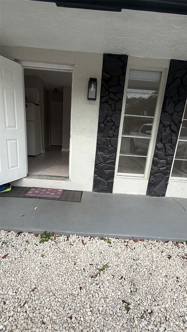 Building Photo - 47 SE 13th St