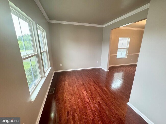 Foto del edificio - 537 Potomac Rd