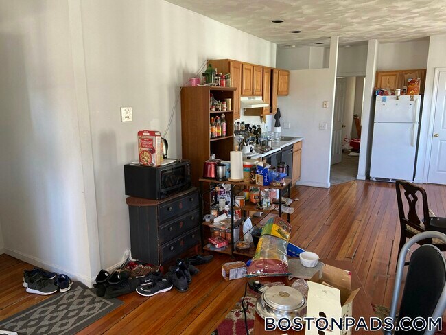 Building Photo - 58 Mansfield St