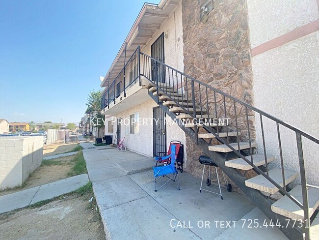 Foto del edificio - 3 BED 2 BATH UPSTAIRS CONDO NEARBY NELLIS ...