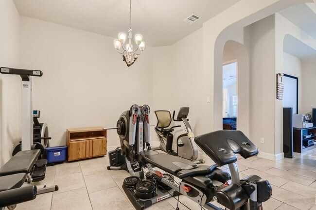 Building Photo - Stunning 4BR/3Bath 1-story luxury home in ...