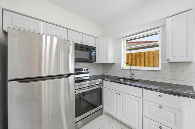 Foto del edificio - 2308 NW 3rd Ave