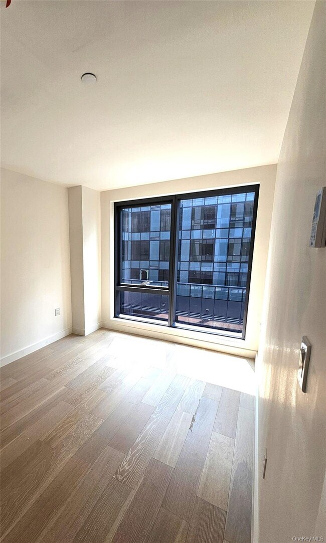Foto del edificio - 144-49 Northern Blvd