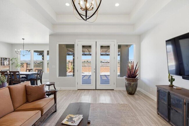 Foto del edificio - Brio Beauty! 3 Bedroom Home with View and RV Parking!