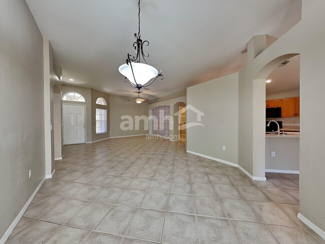 Building Photo - 10519 Sedgebrook Dr