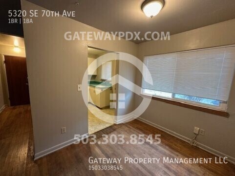 Building Photo - 5320 SE 70th Ave