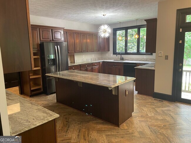 Foto del edificio - 612 Graystone Ct