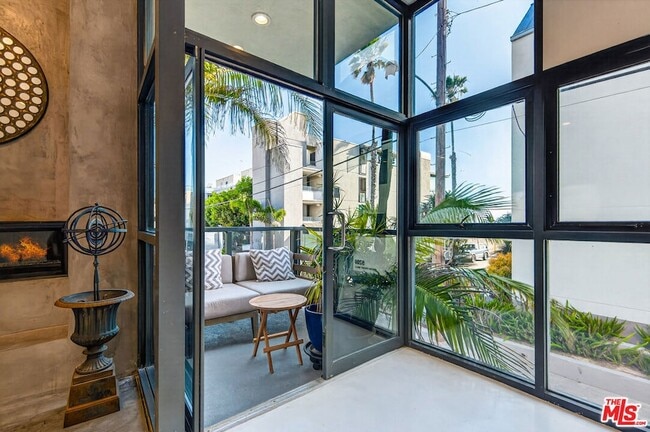 Photo - 11 Voyage St House