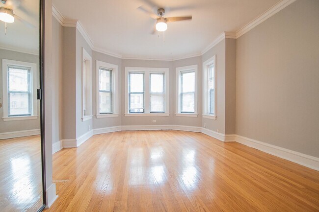 Foto del edificio - 2056 W Arthur Ave