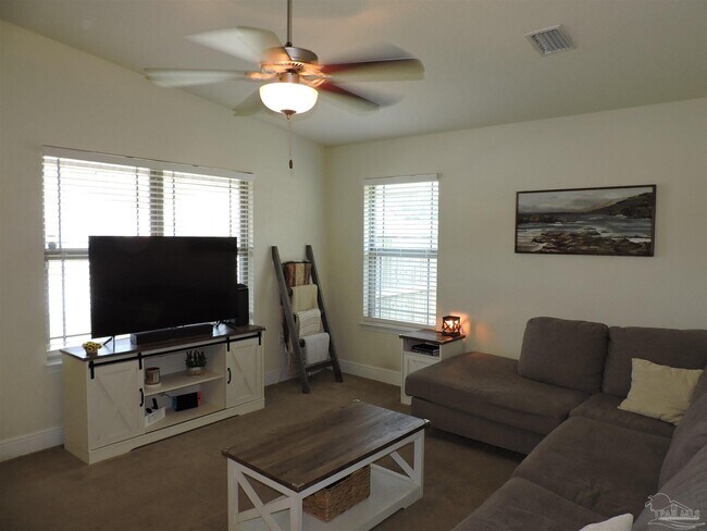 Foto del edificio - 5070 Carmell Ridge Cir