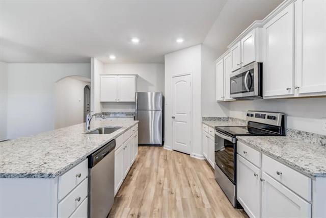 Building Photo - 620 Trinity Trl
