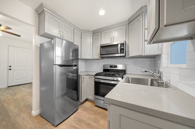 Building Photo - 96 W Siino Ave