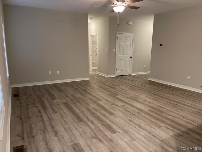 Building Photo - 14112 Laketree Dr
