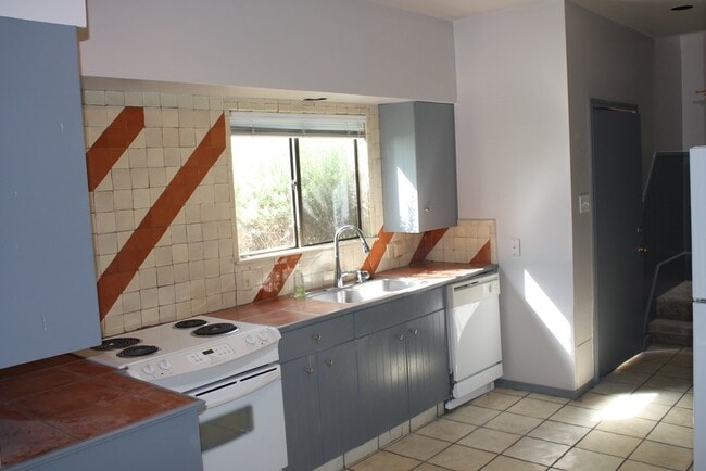 Foto del edificio - 537 Sand Bend Dr
