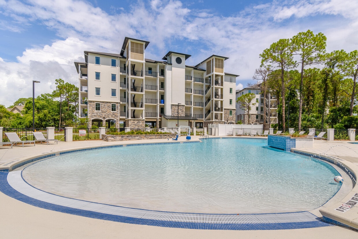 Foto principal - 9000 Heron Walk Dr