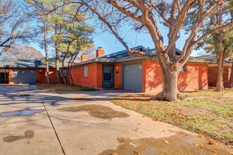 Building Photo - 6707 Hartford Ave