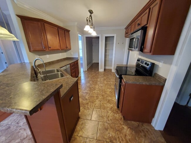 Building Photo - 486 Bell Cir